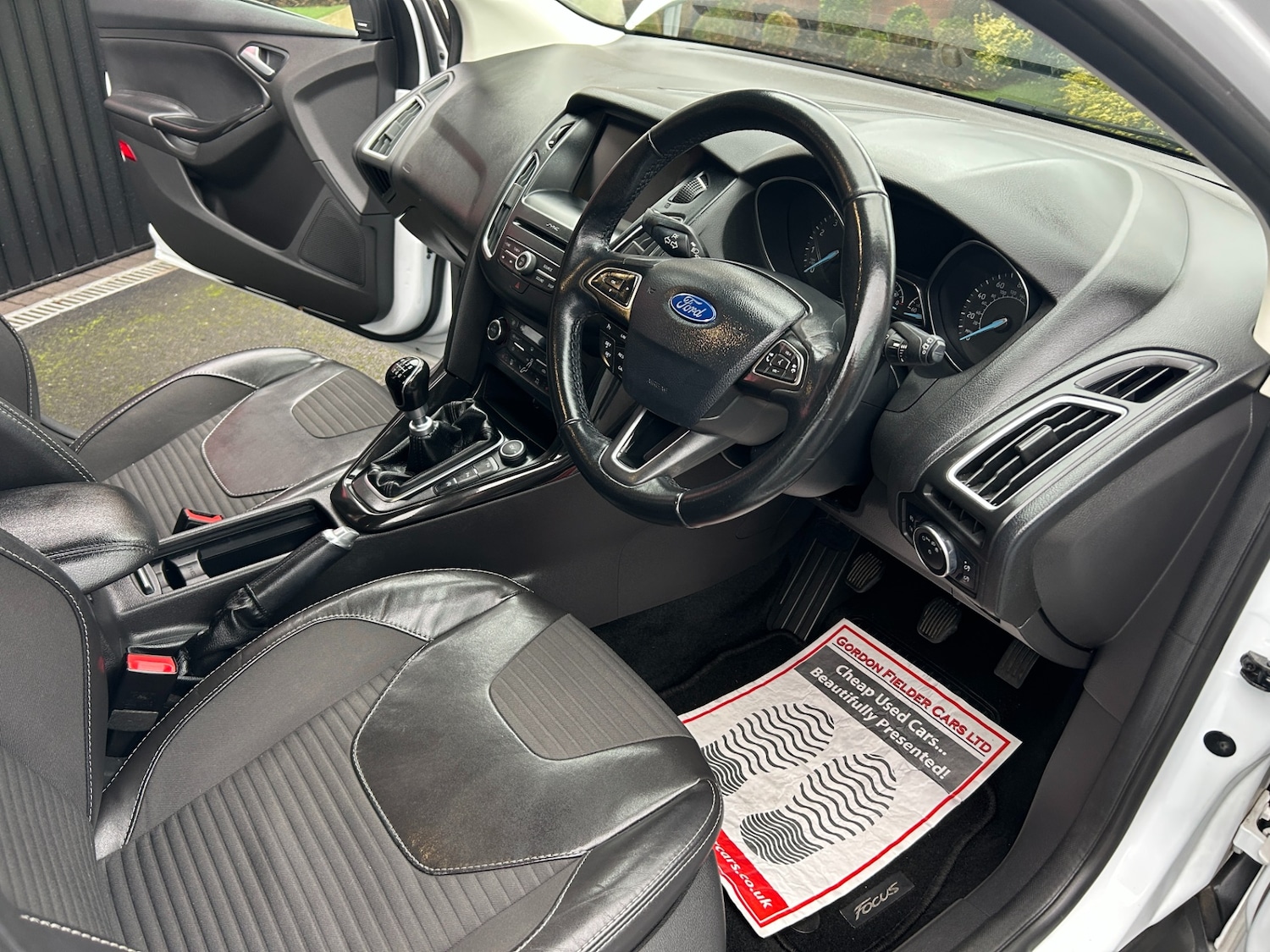 Used Ford Focus 2015 for sale - 76588880: Photo 2