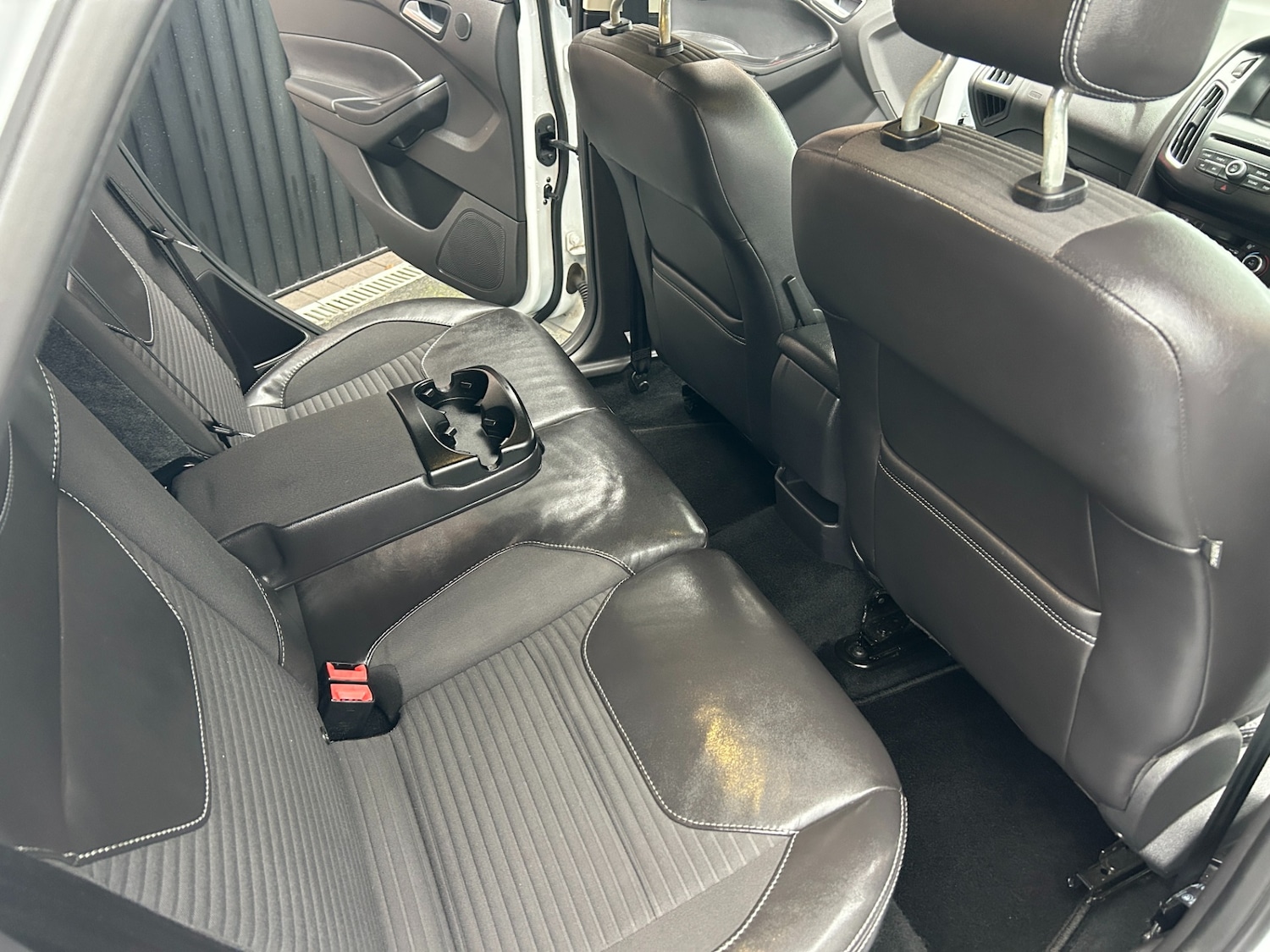 Used Ford Focus 2015 for sale - 76588880: Photo 3