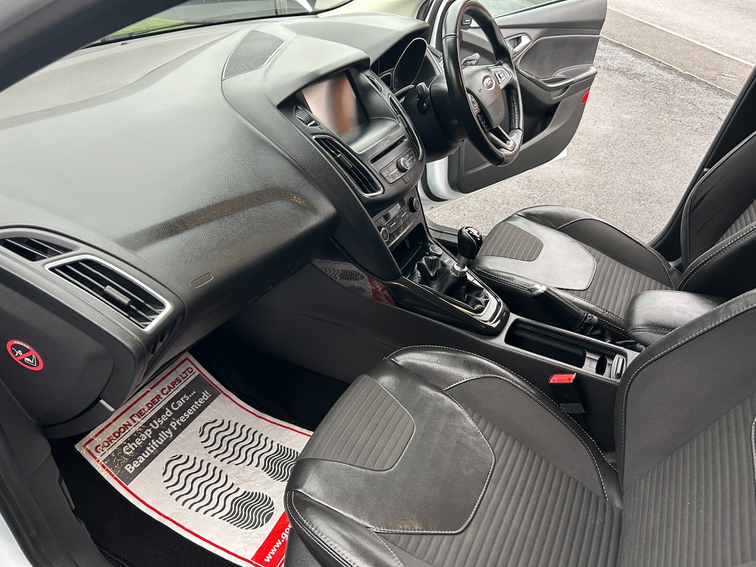 Used Ford Focus 2015 for sale - 76588880: Photo 4