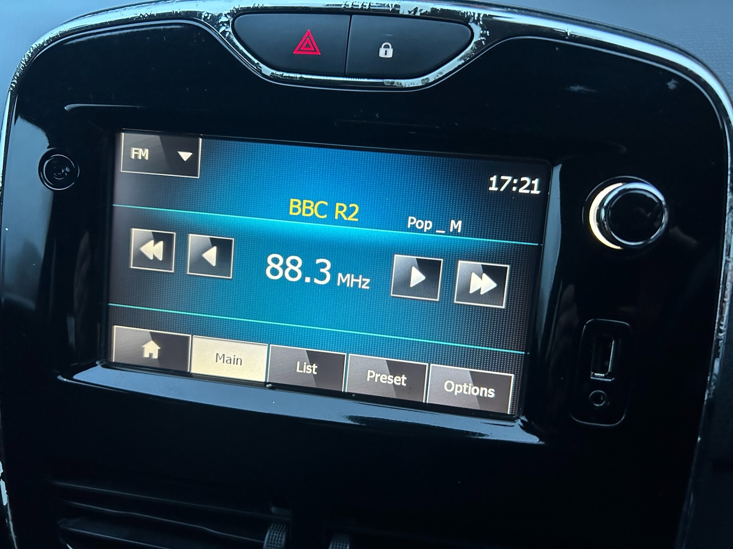 Used Renault Clio 2014 for sale - 77584988: Photo 10