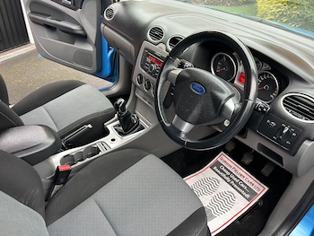 Used Ford Focus 2011 for sale - 76271585: Photo 2