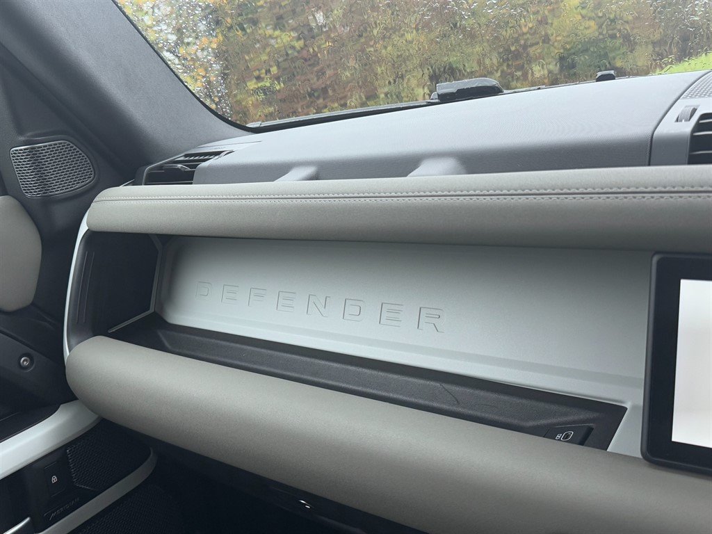 Used Land Rover Defender 110 2022 for sale - 76580362: Photo 14