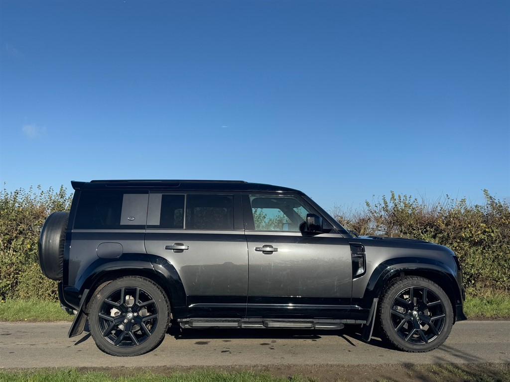 Used Land Rover Defender 110 2022 for sale - 76580362: Photo 2