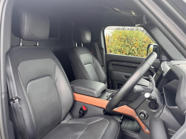 Used Land Rover Defender 110 2023 for sale - 76240973: Photo 8