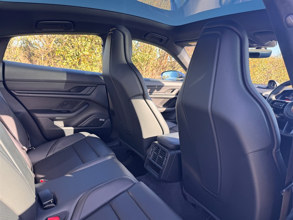 Used Porsche Taycan 2020 for sale - 76366712: Photo 17