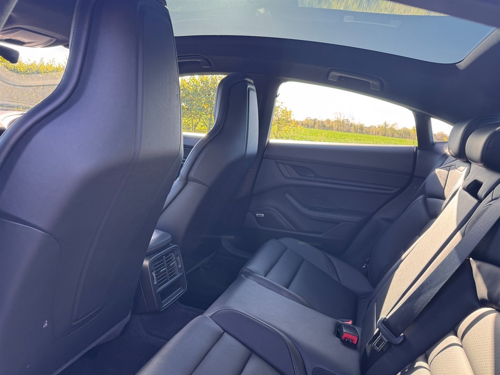 Used Porsche Taycan 2020 for sale - 76366712: Photo 18