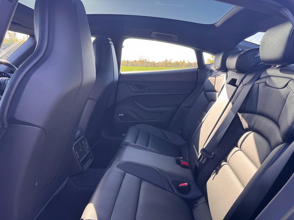 Used Porsche Taycan 2020 for sale - 76366712: Photo 19