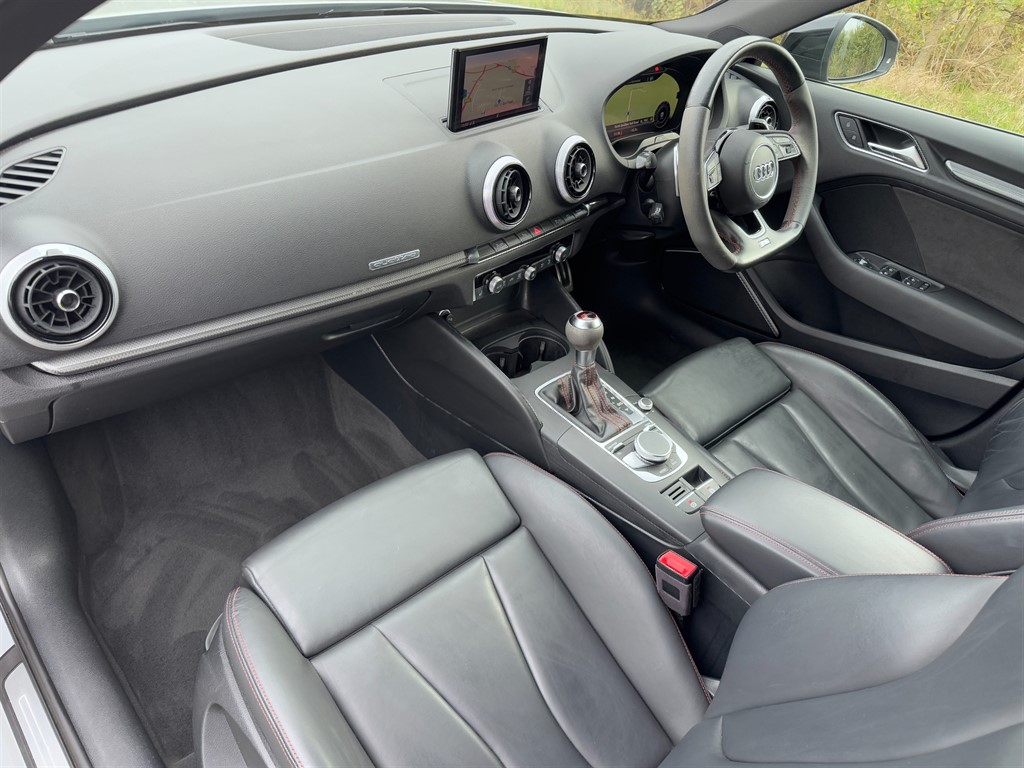 Used Audi RS3 2018 for sale - 76438238: Photo 11