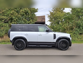 Used Land Rover Defender 110 2021 for sale - 75572092: Photo