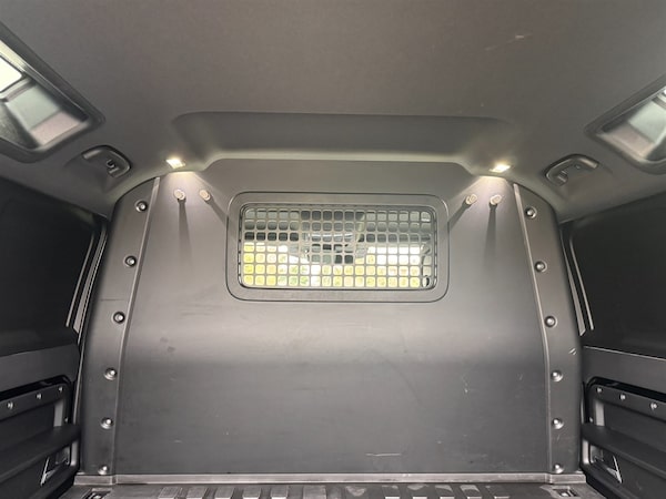Used Land Rover Defender 110 2023 for sale - 76240986: Photo 16