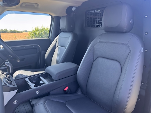 Used Land Rover Defender 2023 for sale - 76265764: Photo 10