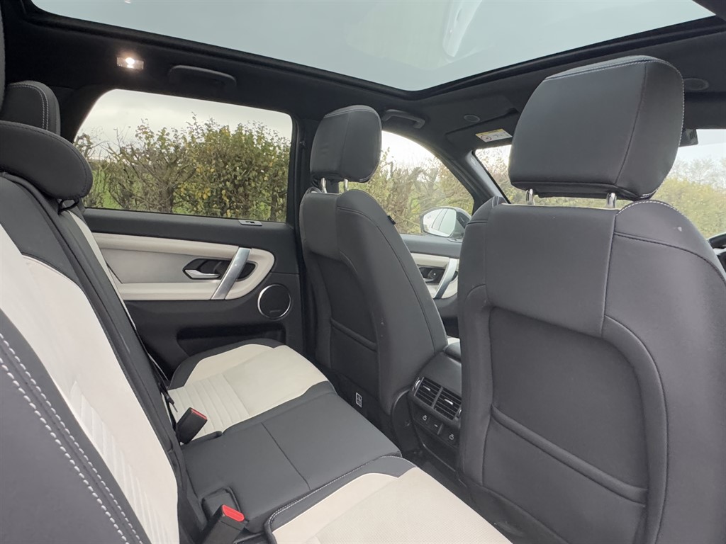 Used Land Rover Discovery Sport 2022 for sale - 76532349: Photo 17