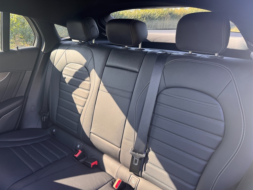 Used Mercedes-Benz GLC 2020 for sale - 76086933: Photo 16