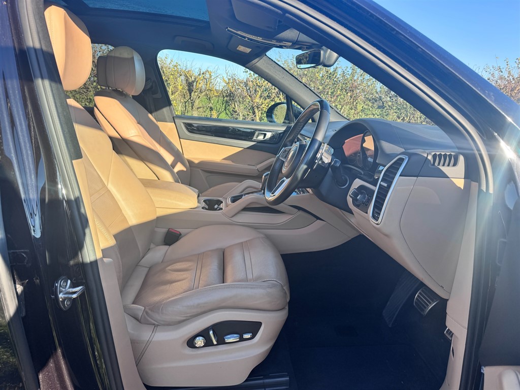 Used Porsche Cayenne 2018 for sale - 76628507: Photo 7