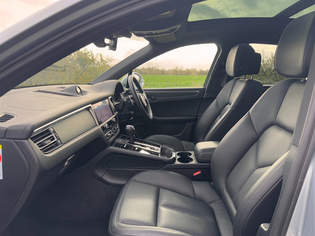 Used Porsche Macan 2021 for sale - 76438237: Photo 14