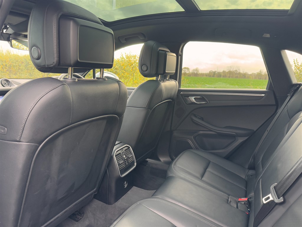 Used Porsche Macan 2021 for sale - 76438237: Photo 19