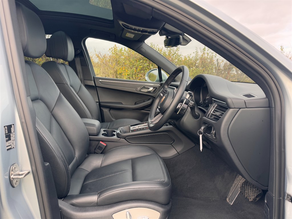 Used Porsche Macan 2021 for sale - 76438237: Photo 7