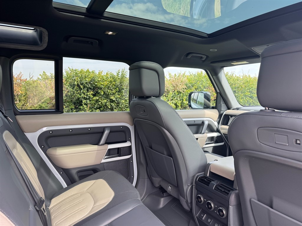 Used Land Rover Defender 110 2021 for sale - 76265761: Photo 18