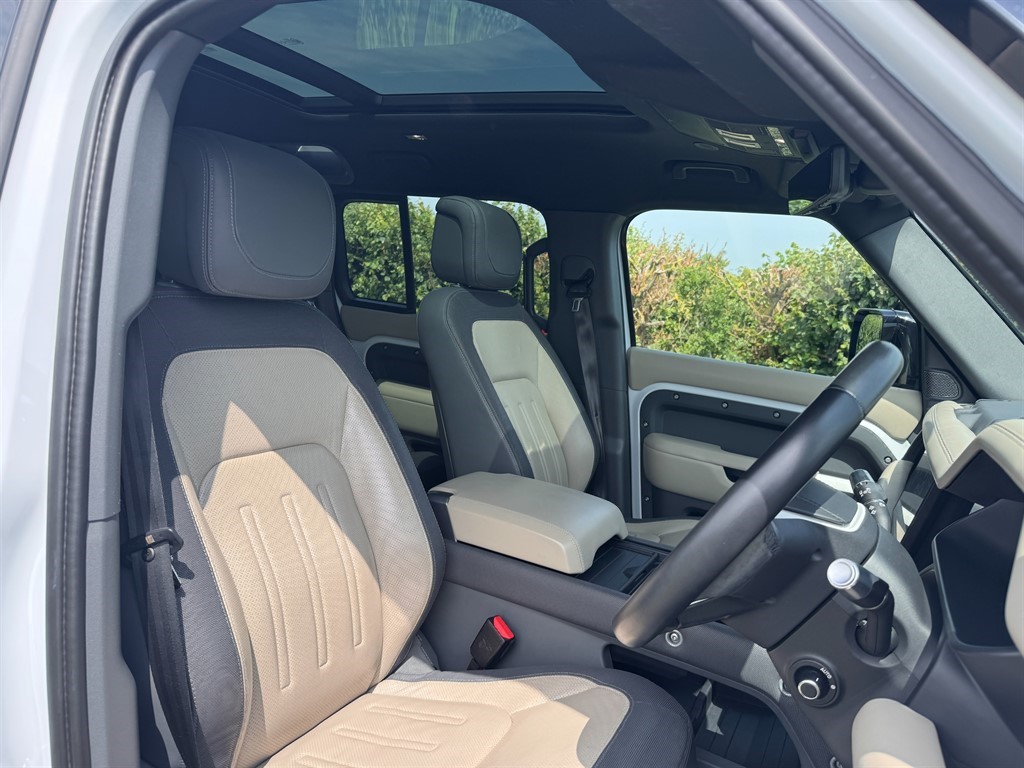 Used Land Rover Defender 110 2021 for sale - 76265761: Photo 8