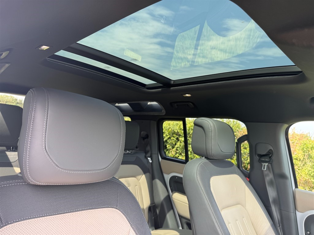 Used Land Rover Defender 110 2021 for sale - 76265761: Photo 9