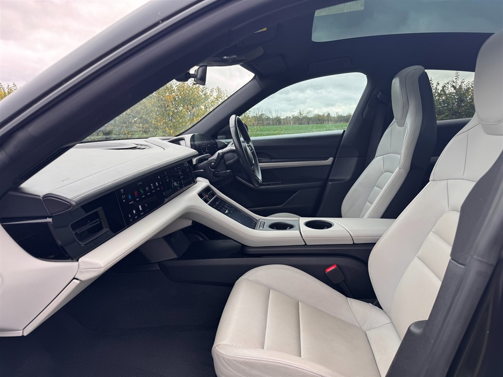 Used Porsche Taycan 2020 for sale - 76438275: Photo 11