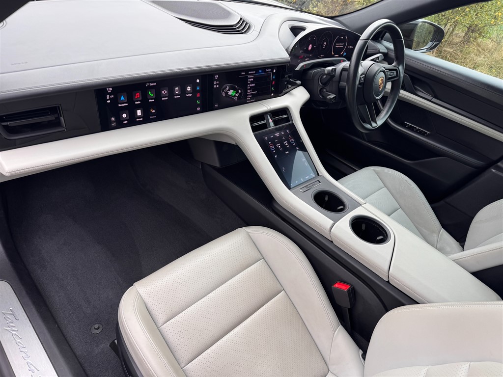 Used Porsche Taycan 2020 for sale - 76438275: Photo 12