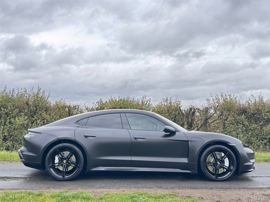 Used Porsche Taycan 2020 for sale - 76438275: Photo 2