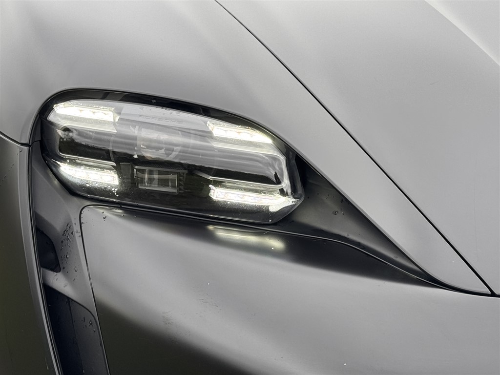 Used Porsche Taycan 2020 for sale - 76438275: Photo 26