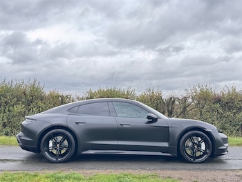 Used Porsche Taycan 2020 for sale - 76438275: Photo