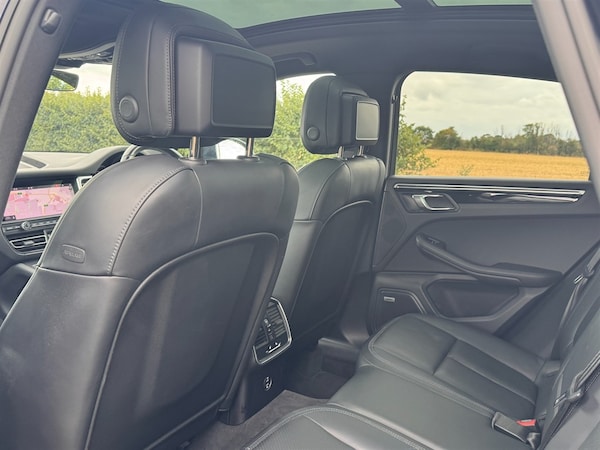 Used Porsche Macan 2020 for sale - 75653163: Photo 19