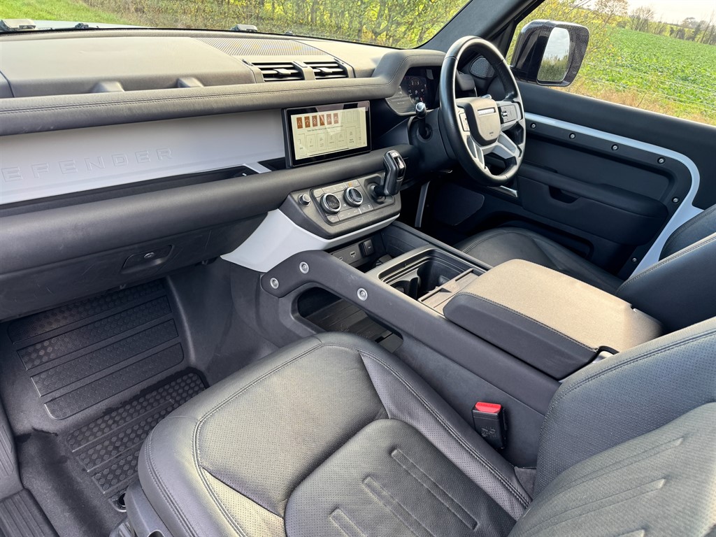 Used Land Rover Defender 2021 for sale - 76652886: Photo 12