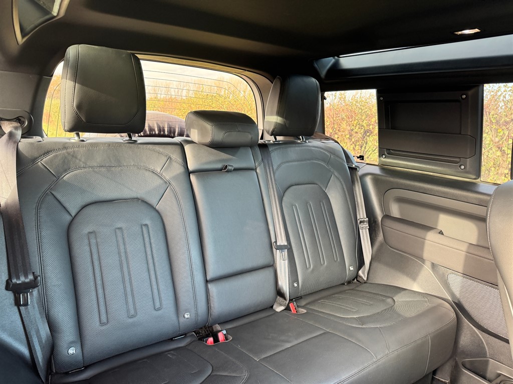 Used Land Rover Defender 2021 for sale - 76652886: Photo 13