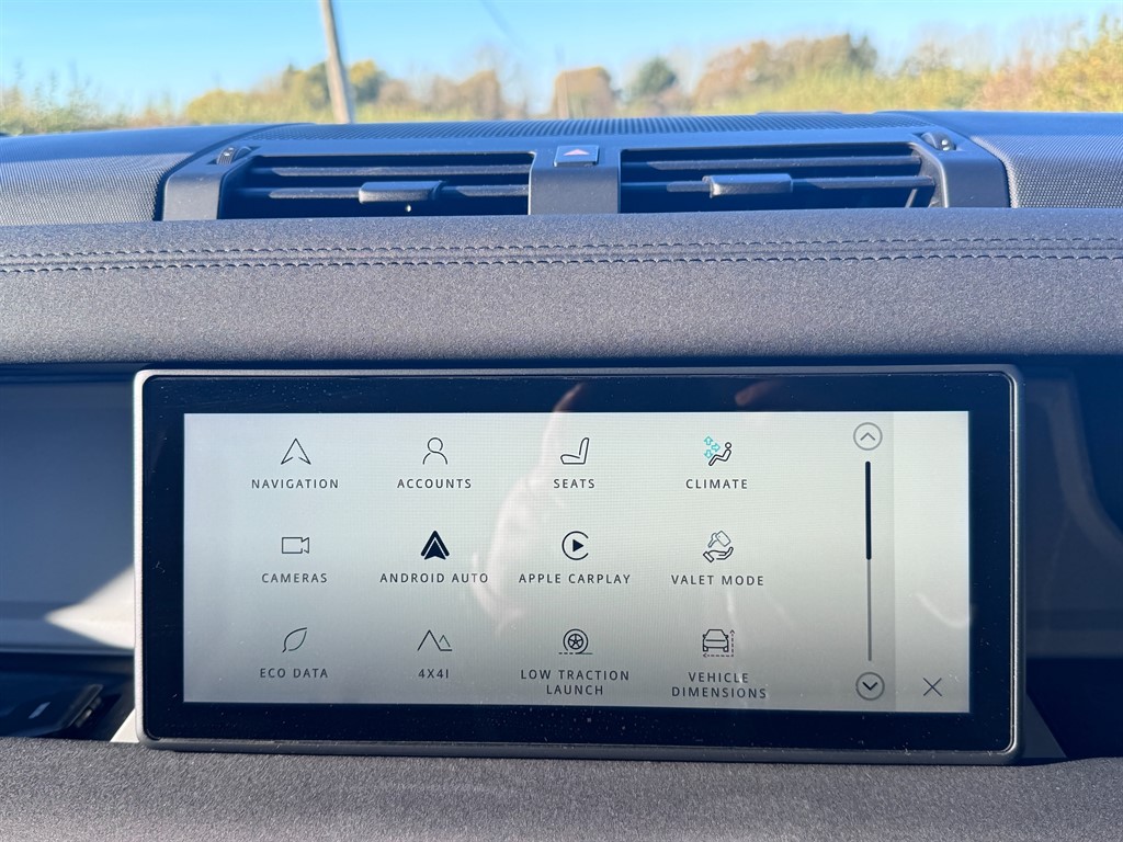 Used Land Rover Defender 2021 for sale - 76652886: Photo 16