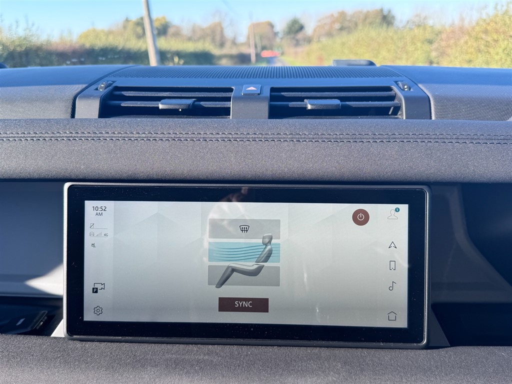 Used Land Rover Defender 2021 for sale - 76652886: Photo 19