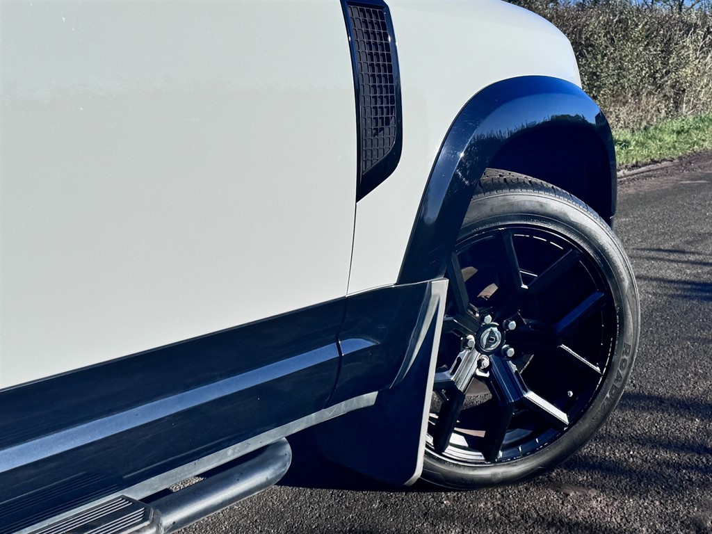 Used Land Rover Defender 2021 for sale - 76652886: Photo 30