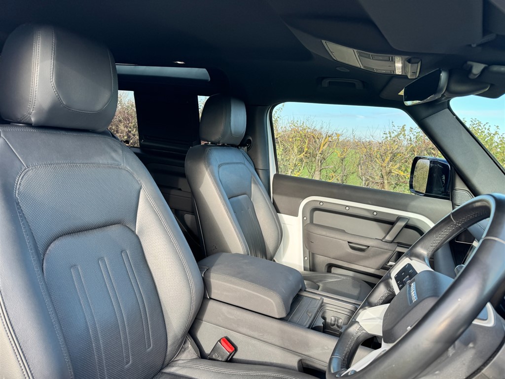 Used Land Rover Defender 2021 for sale - 76652886: Photo 8