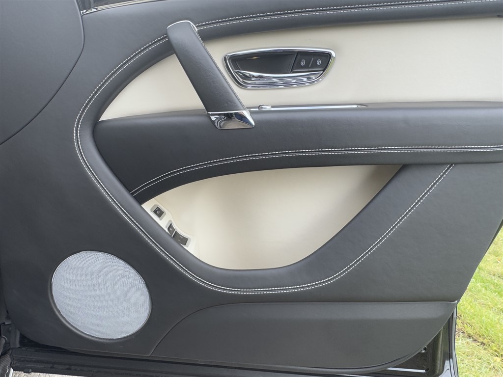 Used Bentley Bentayga 2019 for sale - 76466634: Photo 22