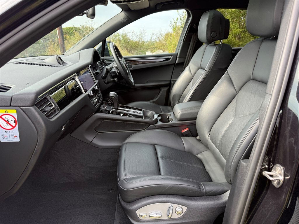 Used Porsche Macan 2022 for sale - 76131019: Photo 12