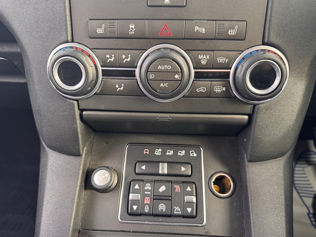 Used Land Rover Discovery 2015 for sale - 76415440: Photo 11