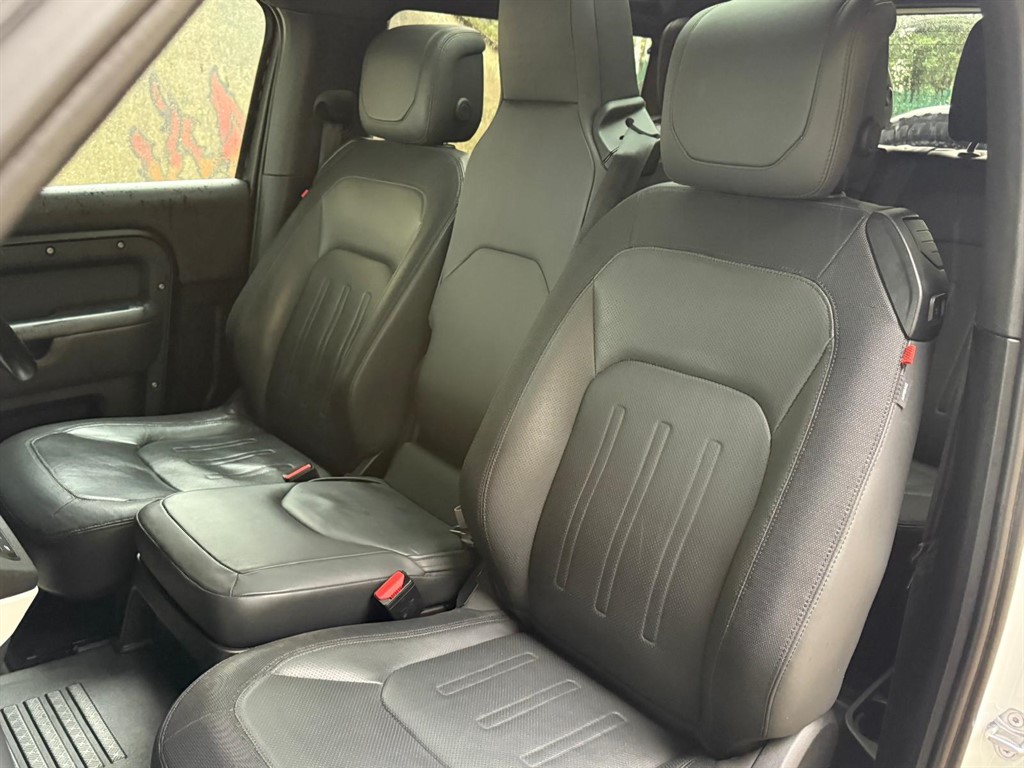 Used Land Rover Defender 90 2022 for sale - 76580403: Photo 10