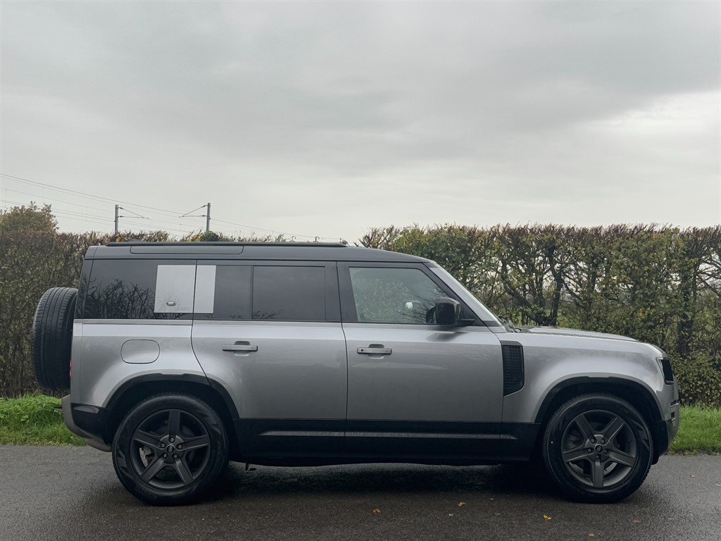 Used Land Rover Defender 2022 for sale - 76580383: Photo 2