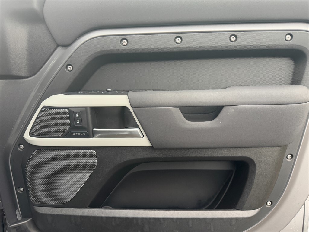 Used Land Rover Defender 2022 for sale - 76580383: Photo 25