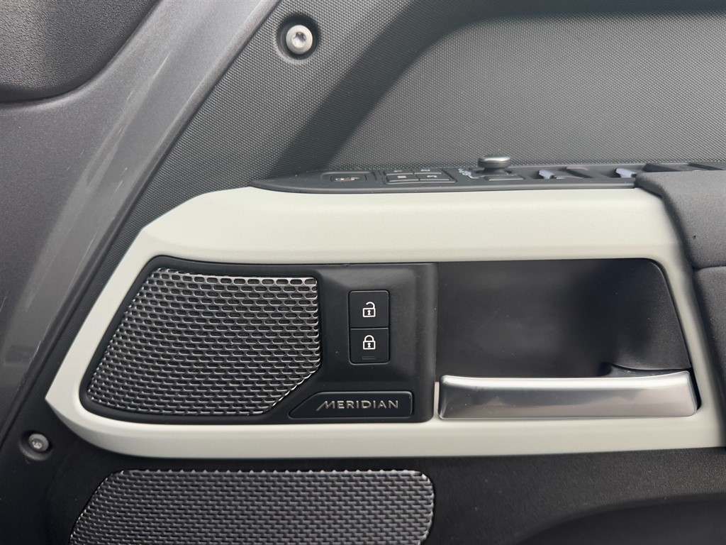 Used Land Rover Defender 2022 for sale - 76580383: Photo 26