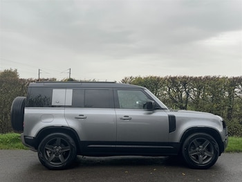 Used Land Rover Defender 2022 for sale - 76580383: Photo