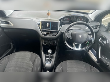 Used Peugeot 208 2017 for sale - 75901302: Photo