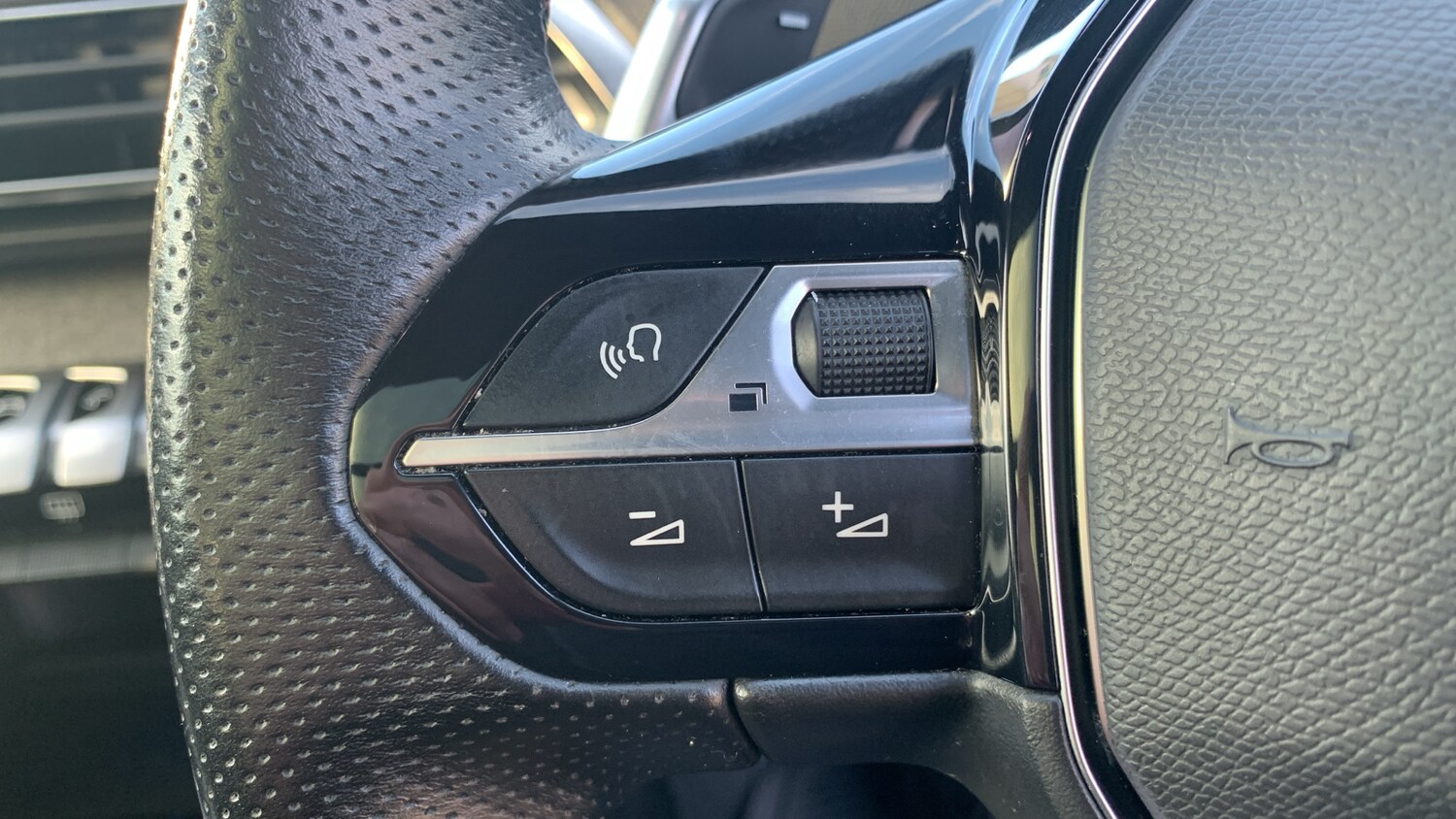 Used Peugeot 3008 2020 for sale - 76702971: Photo 24