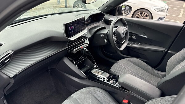 Used Peugeot 2008 2024 for sale - 74922177: Photo 12