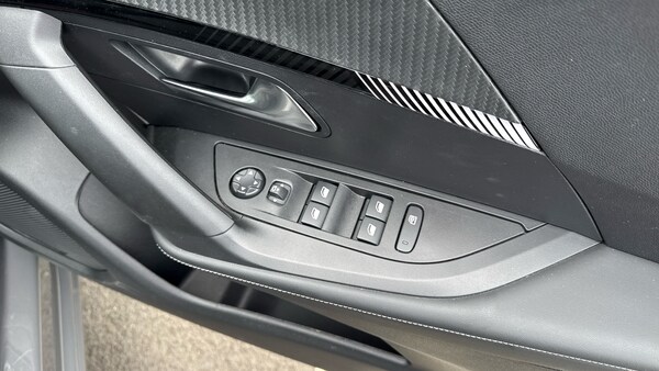 Used Peugeot 2008 2024 for sale - 74922177: Photo 22