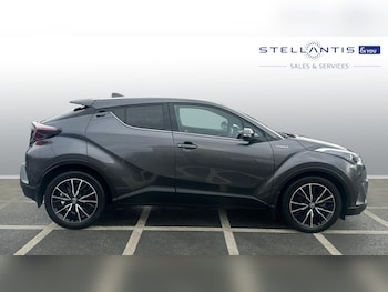 Used Toyota C-HR 2019 for sale - 78418111: Photo