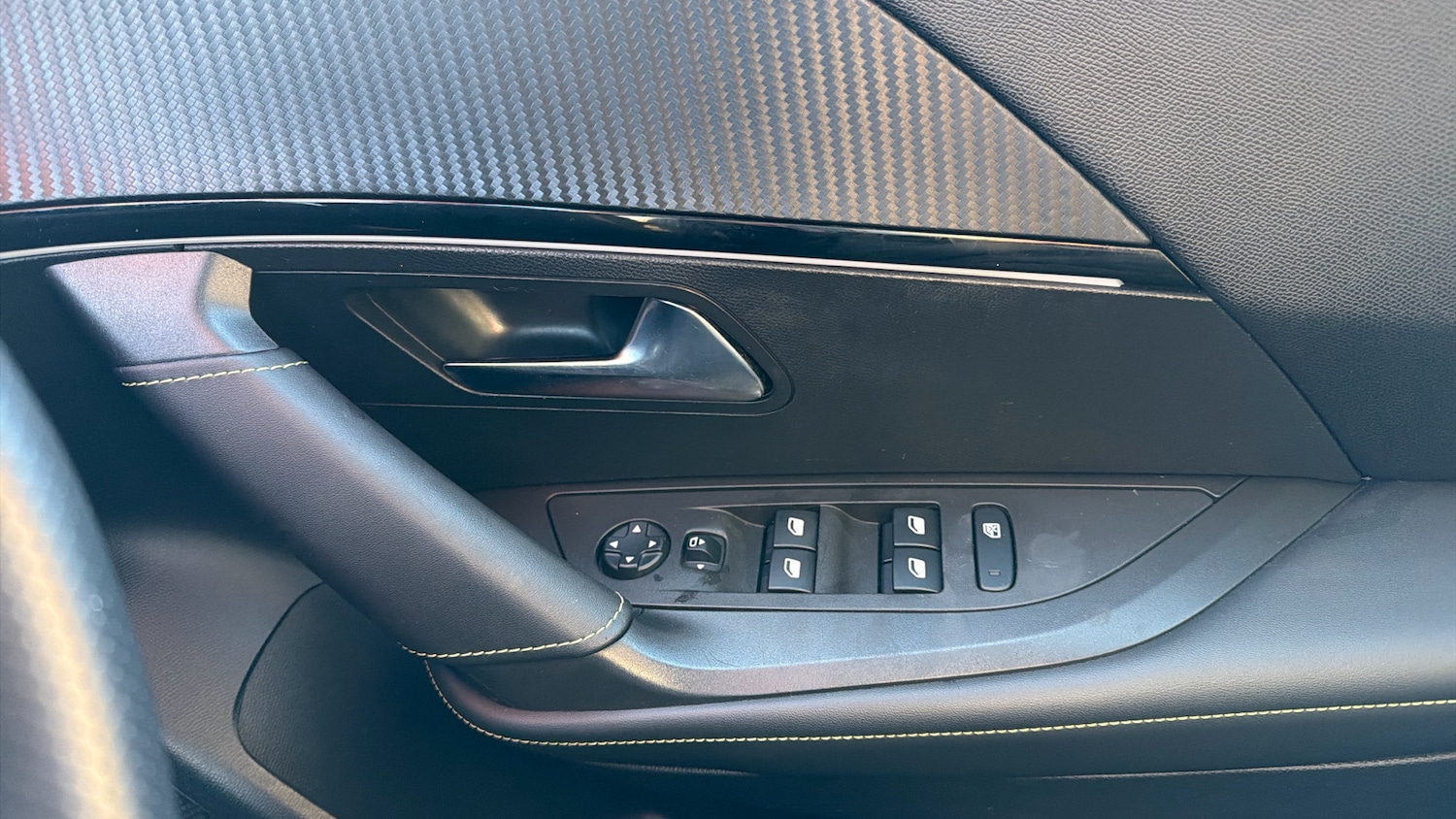 Used Peugeot 2008 2022 for sale - 77092073: Photo 23